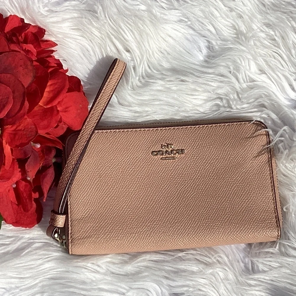Coach Pebbled Lather Corner Zip Bifold Wallet With Wrist Strap